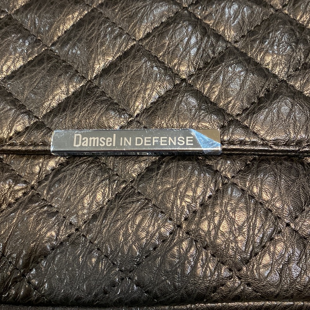Damsel In Defense Concealed Carry Clutch Black * - Picture 2 of 6